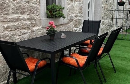 Opuzen Apartment | One bedroom apartment with air-conditioning Opuzen, Neretva Delta - Ušće Neretve (A-25491-a)