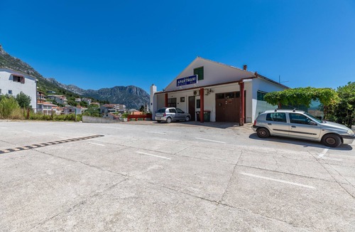 Brist Apartment | One bedroom apartment with terrace and sea view Brist, Makarska (A-22463-b)