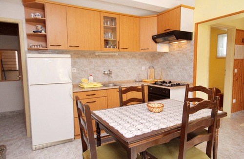 Postira Apartment | One bedroom apartment with terrace Postira, Brač (A-5659-a)