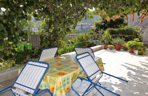 Postira Apartment | One bedroom apartment with terrace Postira, Brač (A-5659-a)