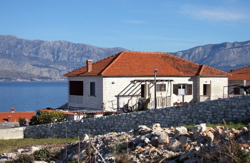 Postira Apartment | One bedroom apartment with balcony and sea view Postira, Brač (A-740-b)