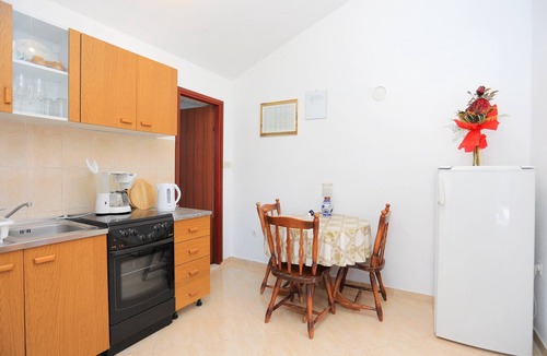 Slatine Apartment | One bedroom apartment with terrace and sea view Slatine, Čiovo (A-2030-b)