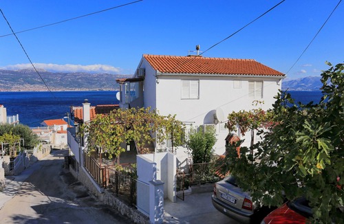 Slatine Apartment | One bedroom apartment with terrace and sea view Slatine, Čiovo (A-2030-b)