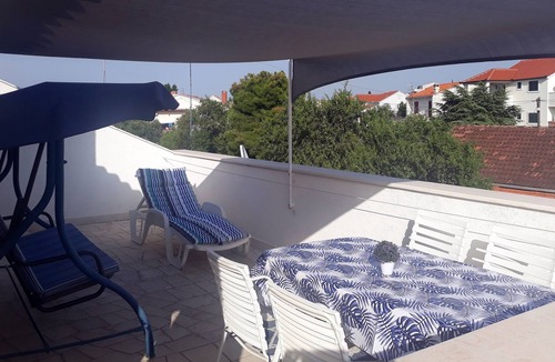 Supetar Apartment | One bedroom apartment with terrace and sea view Supetar, Brač (A-5653-a)