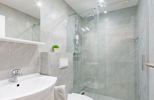 Sutivan Apartment | One bedroom apartment with terrace Sutivan, Brač (A-2842-f)
