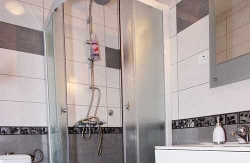 Sutivan Apartment | One bedroom apartment with terrace Sutivan, Brač (A-2842-h)