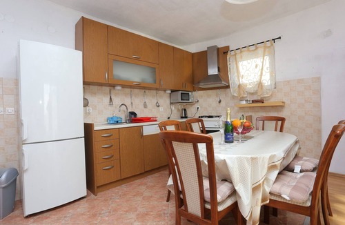 Tucepi Apartment | One bedroom apartment with balcony and sea view Tučepi, Makarska (A-2676-c)