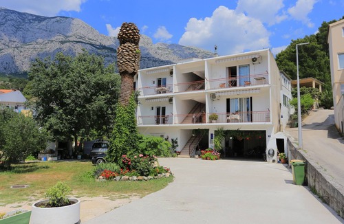 Tucepi Apartment | One bedroom apartment with balcony and sea view Tučepi, Makarska (A-2676-c)