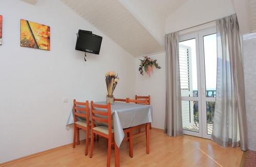 Tucepi Apartment | One bedroom apartment with balcony and sea view Tučepi, Makarska (A-16914-c)