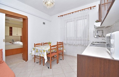 Tucepi Apartment | One bedroom apartment with air-conditioning Tučepi, Makarska (A-20891-a)