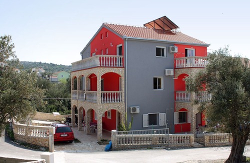 Vinisce Apartment | One bedroom apartment with terrace and sea view Vinišće, Trogir (A-4886-d)