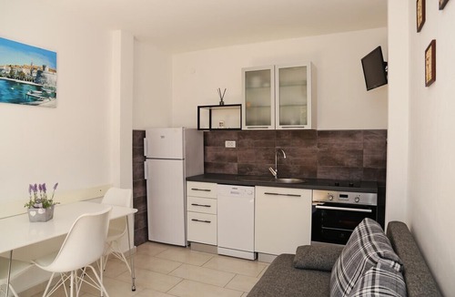 Zrnovo Apartment | One bedroom apartment with terrace and sea view Tri Žala, Korčula (A-558-b)