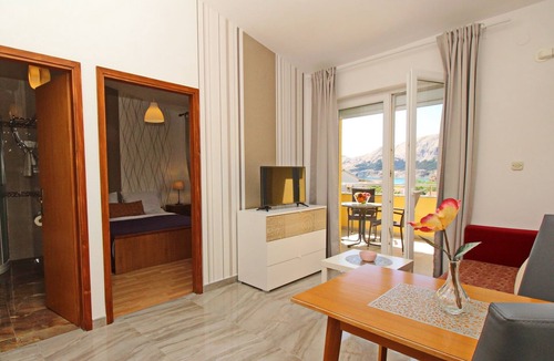 Baska Apartment | One bedroom apartment with terrace and sea view Baška, Krk (A-18716-f)