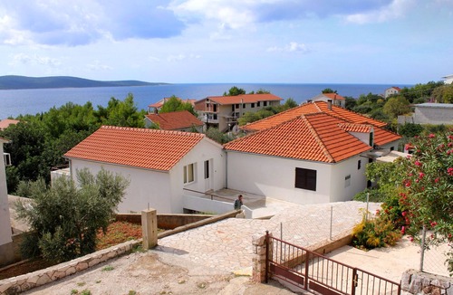 Zavala Apartment | One bedroom apartment with balcony and sea view Zavala, Hvar (A-128-e)