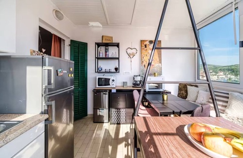 Milna (Brac) Apartment | One bedroom apartment with air-conditioning Milna, Brač (A-27445-a)