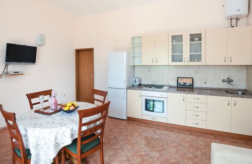 Marusici Apartment | One bedroom apartment with terrace and sea view Marušići, Omiš (A-10012-a)