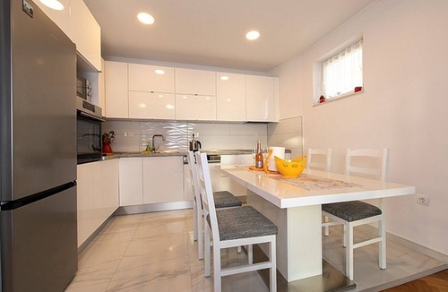 Tucepi Apartment | One bedroom apartment with balcony and sea view Tučepi, Makarska (A-6695-a)