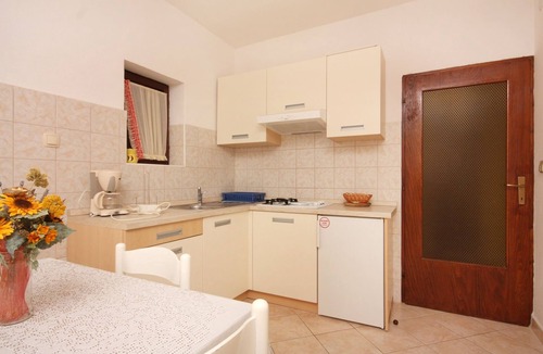 Vrbnik Apartment | One bedroom apartment with terrace Vrbnik, Krk (A-5301-b)