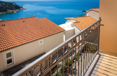 Brela Apartment | One bedroom apartment with balcony and sea view Brela, Makarska (A-13118-b)