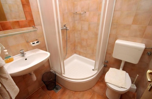 Island Hvar Apartment | One bedroom apartment with balcony and sea view Jelsa, Hvar (A-8765-a)