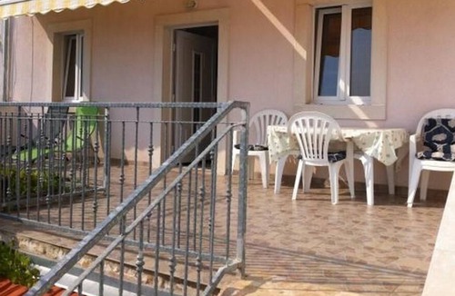 Ivan Dolac Apartment | One bedroom apartment with terrace and sea view Ivan Dolac, Hvar (A-15483-b)