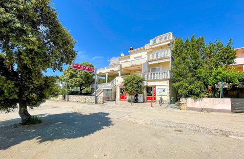 Mandre Apartment | One bedroom apartment with terrace and sea view Mandre, Pag (A-205-a)