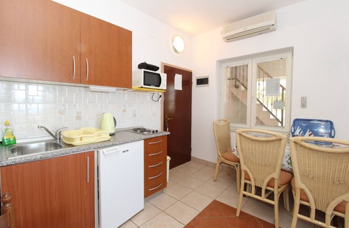 Mandre Apartment | One bedroom apartment with terrace and sea view Mandre, Pag (A-6309-a)