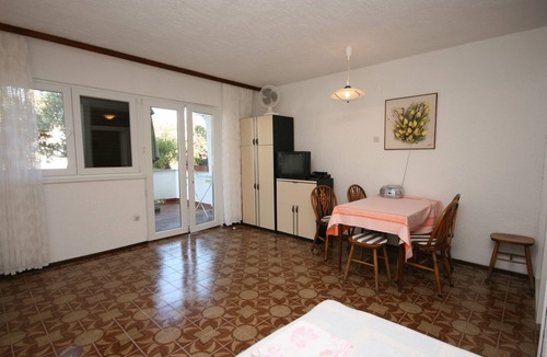 Mandre Apartment | One bedroom apartment with terrace Mandre, Pag (A-6515-a)