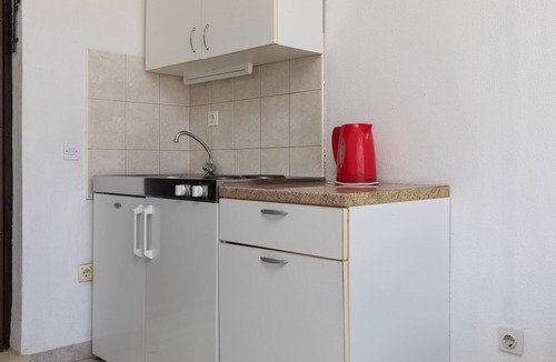 Tice Apartment | One bedroom apartment with air-conditioning Nemira, Omiš (A-2828-f)