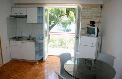 Duce Apartment | One bedroom apartment with terrace and sea view Duće, Omiš (A-23810-a)