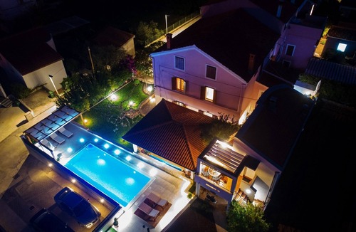 Preko Apartment | One bedroom apartment with a swimming pool Preko, Ugljan (A-14163-a)