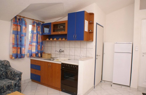 Tijesno Apartment | One bedroom apartment with terrace and sea view Tisno, Murter (A-814-b)