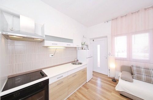 Tkon Apartment | One bedroom apartment with terrace and sea view Tkon, Pašman (A-8414-a)