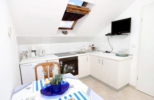 Zavalatica Apartment | One bedroom apartment with terrace and sea view Zavalatica, Korčula (A-9280-a)