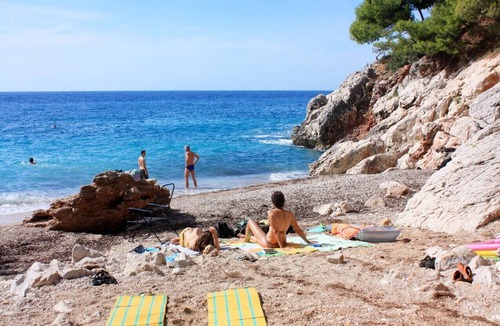 Ivan Dolac Apartment | One bedroom apartment with terrace Ivan Dolac, Hvar (A-15784-d)