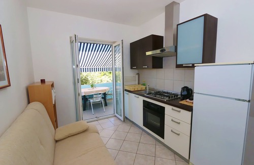 Jakisnica Apartment | One bedroom apartment with terrace and sea view Jakišnica, Pag (A-10428-a)