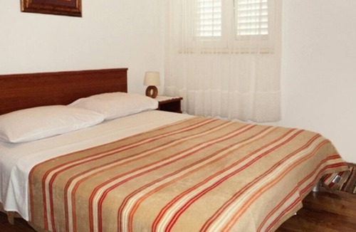 Duce Apartment | One bedroom apartment with terrace and sea view Duće, Omiš (A-2812-a)