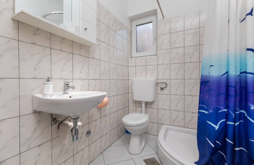 Duce Apartment | One bedroom apartment with balcony and sea view Duće, Omiš (A-2812-b)