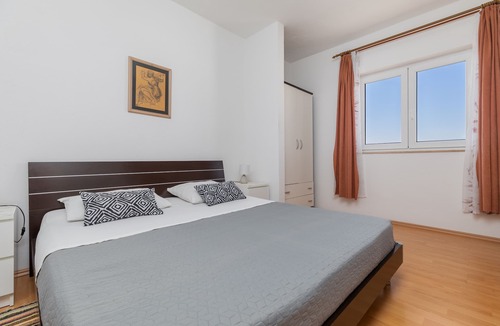 Duce Apartment | One bedroom apartment with balcony and sea view Duće, Omiš (A-2812-b)
