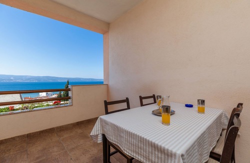 Duce Apartment | One bedroom apartment with balcony and sea view Duće, Omiš (A-2812-c)
