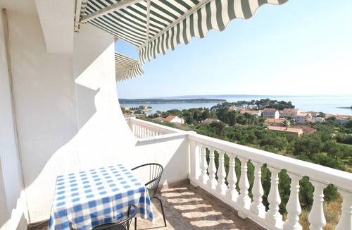 Banjol Apartment | One bedroom apartment with terrace and sea view Rab (A-20818-b)