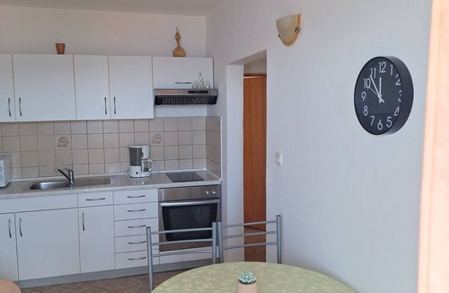 Supetarska Draga Apartment | One bedroom apartment with balcony and sea view Supetarska Draga - Gornja, Rab (A-13645-c)