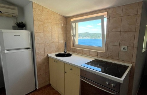 Supetarska Draga Apartment | One bedroom apartment with terrace and sea view Supetarska Draga - Gornja, Rab (A-13645-d)