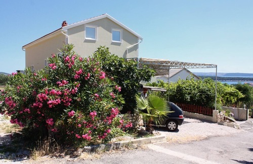 Banjol Apartment | One bedroom apartment with terrace Banjol, Rab (A-5071-a)