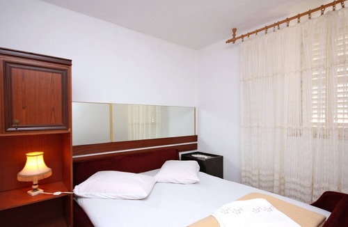 Supetarska Draga Apartment | One bedroom apartment with terrace Mundanije, Rab (A-5075-a)