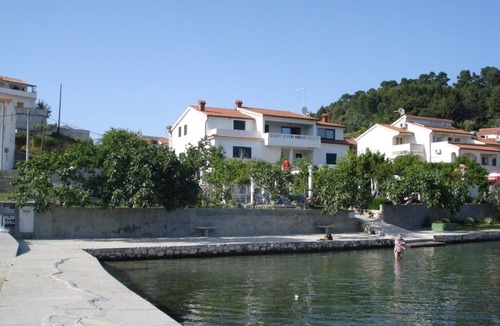 Kampor Apartment | One bedroom apartment with balcony and sea view Kampor, Rab (A-12773-b)
