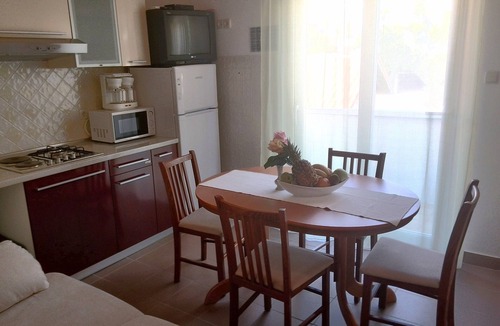 Kampor Apartment | One bedroom apartment with terrace and sea view Kampor, Rab (A-12773-c)