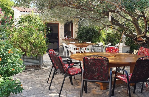 Banjol Apartment | One bedroom apartment with terrace and sea view Rab (A-14792-c)