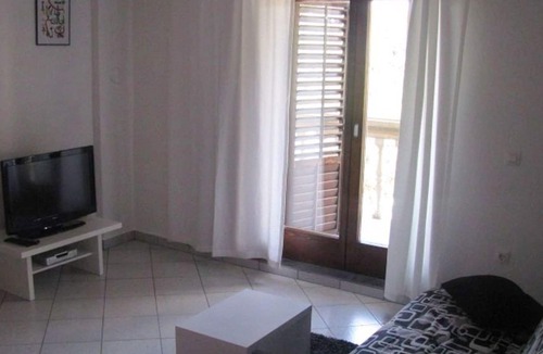 Supetarska Draga Apartment | One bedroom apartment with balcony Supetarska Draga - Donja, Rab (A-15602-b)