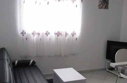 Supetarska Draga Apartment | One bedroom apartment with balcony Supetarska Draga - Donja, Rab (A-15602-d)